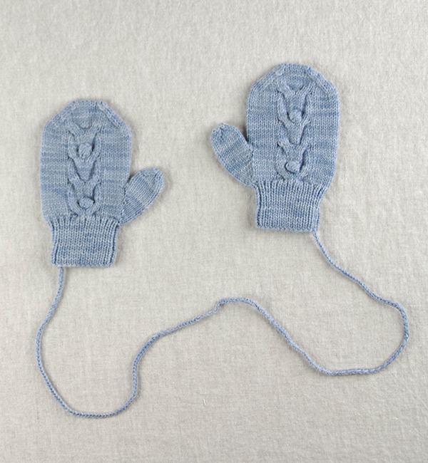 [IVER &amp; ISLA]Cable Bobble Mittens - Chambray